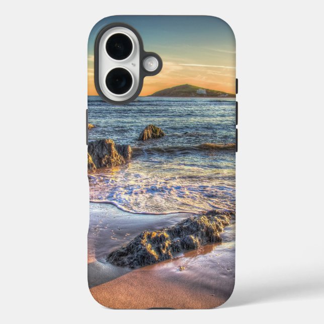 Funda iPhone 16 Isla del municipio escocés de Bantham en el ocaso… (Reverso )