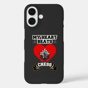 Funda iPhone 16 Juego de estrategia de piezas de ajedrez Heart