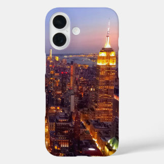 Funda iPhone 16 Manhattan illuminated