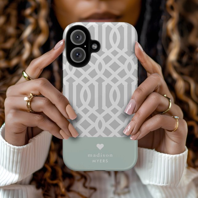 Funda iPhone 16 Monograma cardíaco de Mint y Gray Trellis (Subido por el creador)