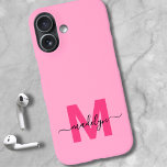 Funda iPhone 16 Monograma con nombre mínimo de color rosa brillant<br><div class="desc">Estuche de teléfono monograma inicial personalizado de color rosa caliente y magenta. Añade un toque de color brillante y feliz a tu teléfono con esta moda y estuche de teléfono personalizado. Con un vibrante fondo rosado y una audaz inicial magenta rosada caliente, emparejada con un elegante nombre de escritura negro,...</div>