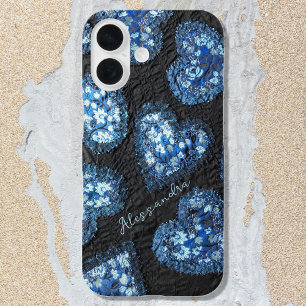 Funda iPhone 16 Monograma corazón floral patrón azul negro