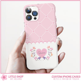 Funda iPhone 16 Monograma de diamante floral rosado personalizado