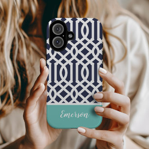 Funda iPhone 16 Monograma de enrejado azul marino y aqua