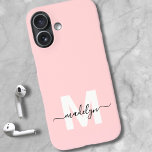 Funda iPhone 16 Monograma de nombre mínimo rosa elegante de Rubor<br><div class="desc">Estuche Rubor Pink First Monogram Phone personalizado. Añade un toque de elegancia y feminidad a tu teléfono con este elegante estuche de teléfono personalizado. Con un suave fondo rosa rubor, una crujiente letra blanca inicial y un elegante nombre de escritura negro, este diseño le aporta un lujoso y moderno aspecto...</div>