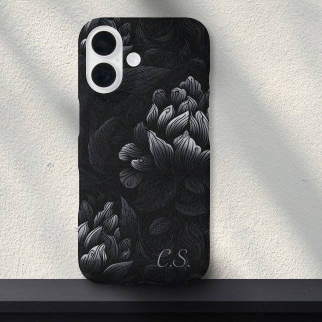 Funda iPhone 16 Moody Black Peony Monograma Girly Gótico Floral (Subido por el creador)