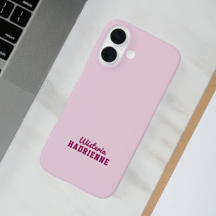 Funda iPhone 16 Nombre de monograma deportivo rosa burdeos moderno