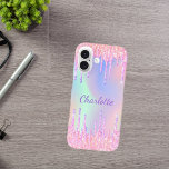 Funda iPhone 16 Nombre del purpurina holográfico rosa morado<br><div class="desc">Un fondo holográfico de moda con colores pastel de unicornio y arcoiris en rosa,  violeta,  dorado rosa,  verde menta. Decorado con goteo falso purpurina en oro rosa,  rosa y morado. Personalice y agregue un nombre. ¡Un poco de luz diaria para alegrar el día!</div>