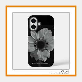 Funda iPhone 16 Nombre personalizado Flor blanca y negra elegante