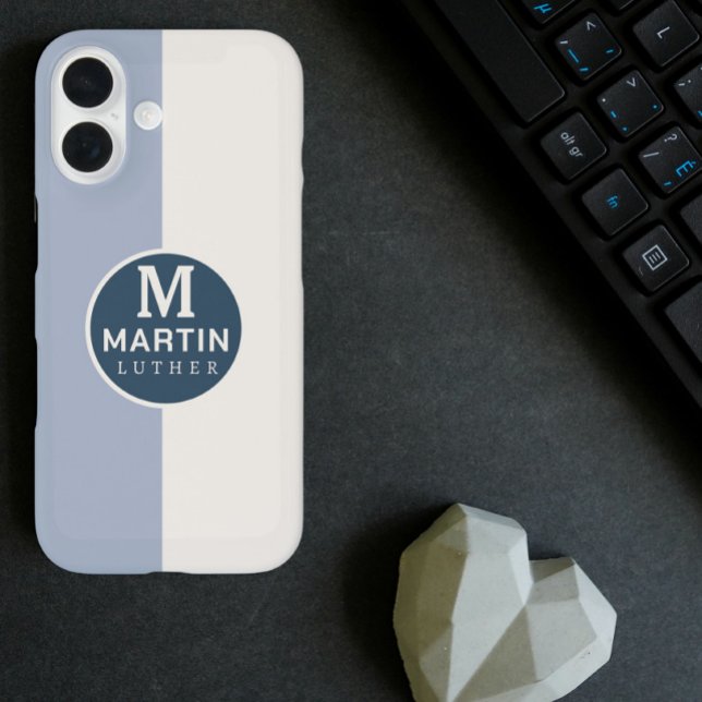 Funda iPhone 16 Nombre personalizado moderno azul blanco (modern personalized groom name iphone 16 case)