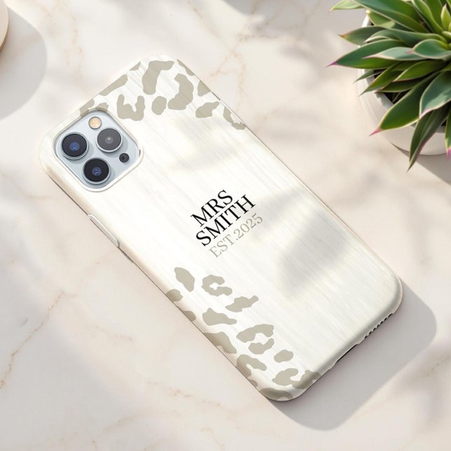 Funda iPhone 16 Nombre personalizado y año de impresión de leopard (Subido por el creador)