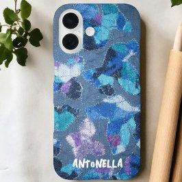 Funda iPhone 16 Patrón abstracto de monograma cian-púrpura de la m