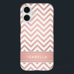 Funda iPhone 16 Patrón Chevron rosa Ombre Monograma simple moderno<br><div class="desc">Proteja su teléfono celular con estilo con este moderno Funda Samsung Galaxy S7 de moda. El diseño de portada presenta un patrón de zag y rayas de color de Relieve metalizado oro rosa rosa bonito, y su nombre u otro texto personalizado en un tipo de letra simple de tipografía blanca....</div>