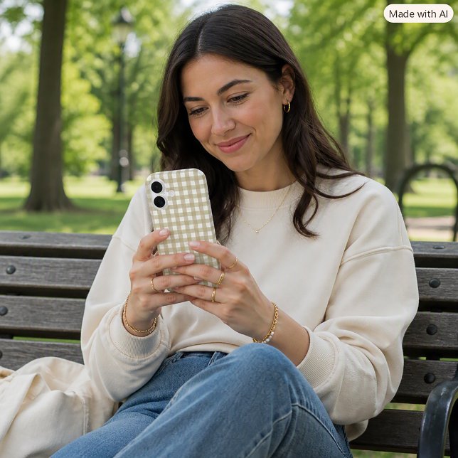 Funda iPhone 16 Patrón de cuadros gingham verde salvia y blanco (A phone case with a sage green and white gingham plaid.)