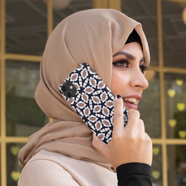 Funda iPhone 16 Patrón geométrico de oro y blanco abstracto (Subido por el creador)