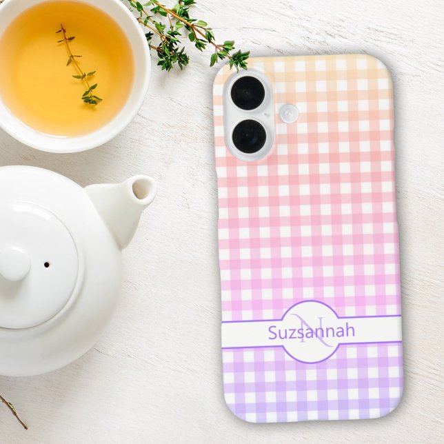 Funda iPhone 16 Personalizado Monogramado Rainbow Gingham Check (personalized name and initial monogram template phone case)