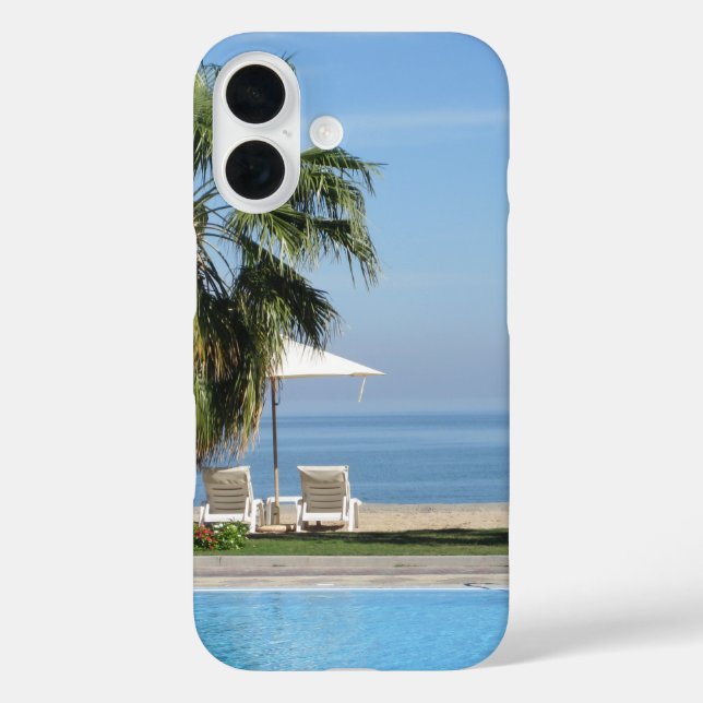 Funda iPhone 16 Playa, Paraguas, Piscina, Sillas, Océano, Palmeras (Reverso )