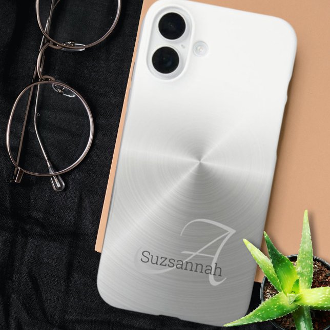 Funda iPhone 16 Plus Elegante Monograma Nombre blanco Ombre Faux Metali (Phone case back cover brushed faux metal monogram and name template)
