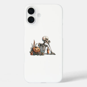 Funda iPhone 16 Plus Esqueleto con calabaza y bebida. Halloween
