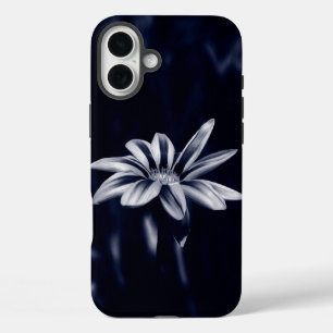 Funda iPhone 16 Plus Fotografía de flor de Gazania azul monocromática