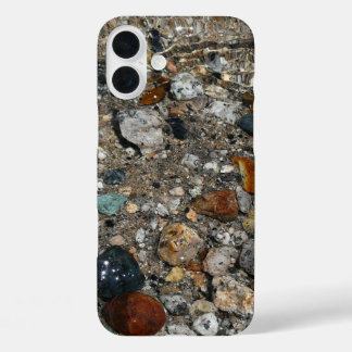 Funda iPhone 16 Plus Granito de guijarros en el lago Tenaya en Yosemite