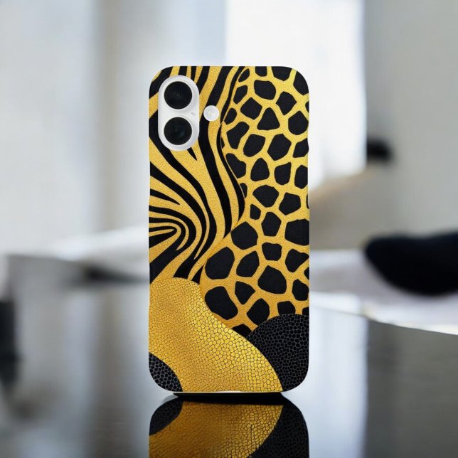 Funda iPhone 16 Plus Guardia salvaje: impresión de animales negros y am (Subido por el creador)