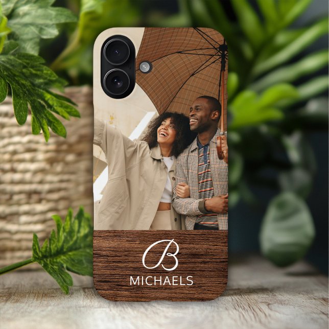 Funda iPhone 16 Plus Monograma Foto Madera de grano Nombre personalizad (Subido por el creador)