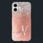 Funda iPhone 16 Plus Rosa Gold Bonito Girly Silver Purpurina Sparkly<br><div class="desc">Personaliza fácilmente este diseño de estuche de teléfono de moda de moda con un purpurina brillante de bonito plateado sobre un fondo metálico rosa de color dorado.</div>