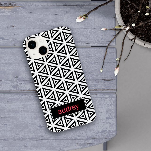 Funda iPhone 16 Plus Su nombre Crisp Patrón triangular blanco y negro (Subido por el creador)