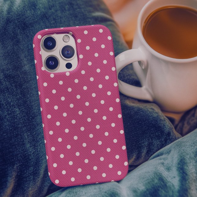 Funda iPhone 16 Pro Dotty Delight Red (A Dotty Delight Red Case-Mate iPhone Case is on the knees. )
