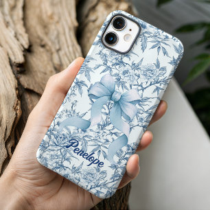 Funda iPhone 16 Pro Elegante aleta azul de jouy monograma floral