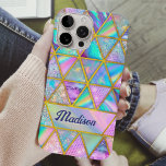 Funda iPhone 16 Pro Elegante holográfico trendy faux dorado geométrico<br><div class="desc">Elegante iridiscente holográfico fresco Funda geométrico de oro para iPhone 16. Con un diseño de triángulos geométricos en tonos holográficos, este funda resplandece con un acabado irrisorio suave. Los colores cambiantes de morado, verde azulado y dorado hacen que el patrón se sienta como un mosaico de pequeños cristales, dando al...</div>