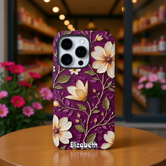 Funda iPhone 16 Pro Flores de crema sobre púrpura texturada (Subido por el creador)