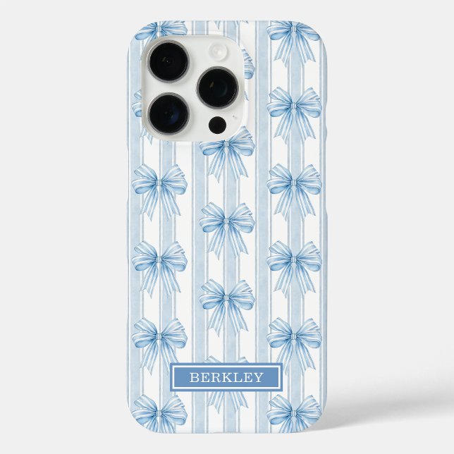 Funda iPhone 16 Pro Lazos Coquette Azules en Rayas Monogramadas (Subido por el creador)