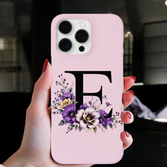 Funda iPhone 16 Pro Max Bloom de lavanda: 'E' inicial monogramada (Subido por el creador)