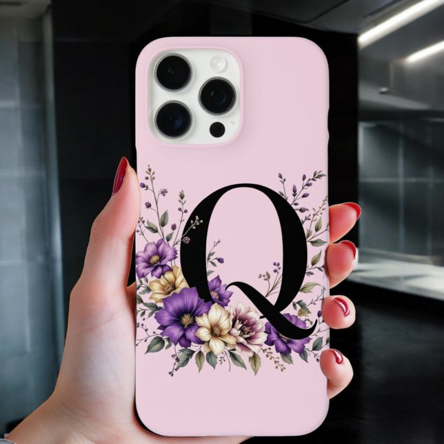 Funda iPhone 16 Pro Max Bloom de lavanda: 'Q' inicial monogramada (Subido por el creador)