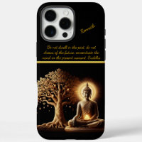 Buda bajo un árbol brillante