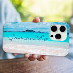 Funda iPhone 16 Pro Max Hawaii azul océano sandía playa foto nombre de cos<br><div class="desc">Recuérdese del fresco olor a sal del aire del océano cada vez que utilice este impresionante estuche de teléfono celular de nombre personalizado con fotos de colores vivos. Explora y explora la soledad de una playa hawaiana vacía. Hace un gran regalo para alguien especial! Simplemente teclee el nombre de su...</div>