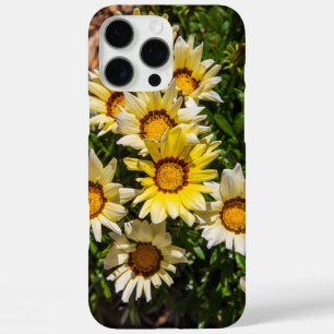 Funda iPhone 16 Pro Max Hermosas flores amarillas de Gazania en el jardín