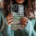 Funda iPhone 16 Pro Max Lilies de agua blanca | Claude Monet<br><div class="desc">Lilies de agua blanca (1899) | El White Water Lilies de Claude Monet es un cuadro sereno y cautivador de su icónica serie Water Lilies. Este trabajo representa un estanque tranquilo adornado con delicadas flores de lirio blanco y colchonetas de lirios verdes flotando en su superficie reflectante. El estilo impresionista...</div>