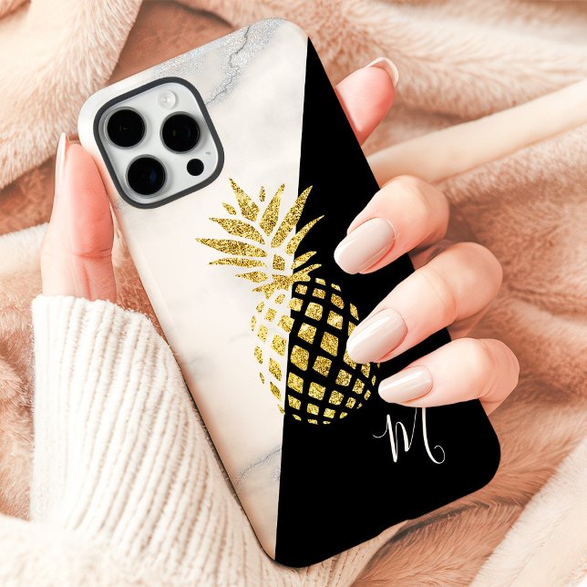 Funda iPhone 16 Pro Max Mármol de Piña Dorada Monograma Negro (Subido por el creador)