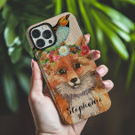 Funda iPhone 16 Pro Max Nombre personalizado de los amigos florales de col<br><div class="desc">Watercolor Foxy Floral Friends Personalized Name iPhone 16 Pro Max Funda presenta una moderna y moderna pintura acuarela de un zorro que usa una corona floral con un pájaro en la cabeza. Personaliza con tu nombre a continuación. Creado por Evco Studio www.zazzle.com/store/evcostudio</div>