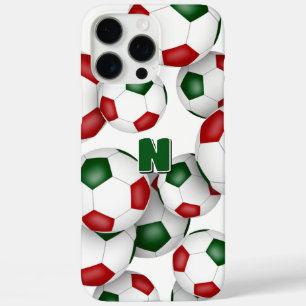 Funda iPhone 16 Pro Max racimo de pelotas rojas de fútbol verde monogramad