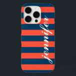 Funda iPhone 16 Pro Monograma de escritura Personalizado de franjas co<br><div class="desc">Vestir y proteger tu iphone con un diseño de patrones de rayas preppy,  moderno y audaz que es monogramado por personalizado con tu nombre en letra de guión bajo. Bandas horizontales de color azul oscuro/azul índigo y naranja de coral rojo contrapuestas con texto blanco.</div>