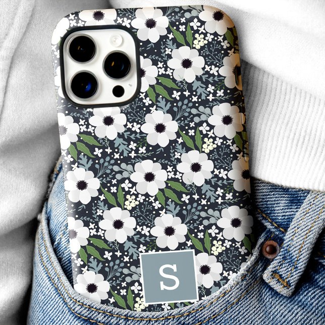 Funda iPhone 16 Pro Monograma floral de la marina (Subido por el creador)