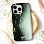 Funda iPhone 16 Pro Monograma moderno ondulado color verde y dorado<br><div class="desc">Proteja su teléfono con estilo con este elegante estuche para iPhone "Ethereal Mist" que presenta un diseño cautivador y acentos falsos metálicos. Perfecto para los amantes del lujo y el arte moderno, este funda está disponible para muchos modelos de iPhone y Samsung, ofreciendo opciones de funda Barely There y Tough...</div>