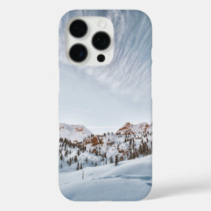 Funda iPhone 16 Pro Montaña De Nieve Bajo Un Cielo Claro Brillante