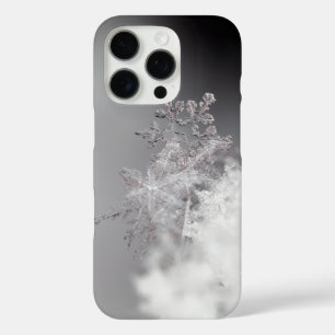 Funda iPhone 16 Pro Patrón de Snowmans y Snowflakes Seamless