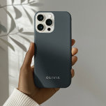 Funda iPhone 16 Pro "Personalizado azul carbón vegetal personalizado<br><div class="desc">Añada un toque de elegancia a sus necesidades básicas diarias con este estuche para iPhone Charcoal Blue personalizado. Con un suave y elegante fondo de color azul carbón vegetal y tu nombre personalizado en una fuente de moda, este estuche de teléfono es perfecto para mostrar tu estilo único. Diseñado tanto...</div>