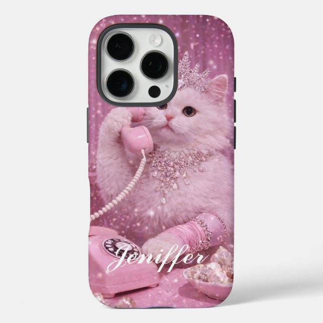Funda iPhone 16 Pro Princesa Glamurosa Gato Usando Teléfono (Reverso )